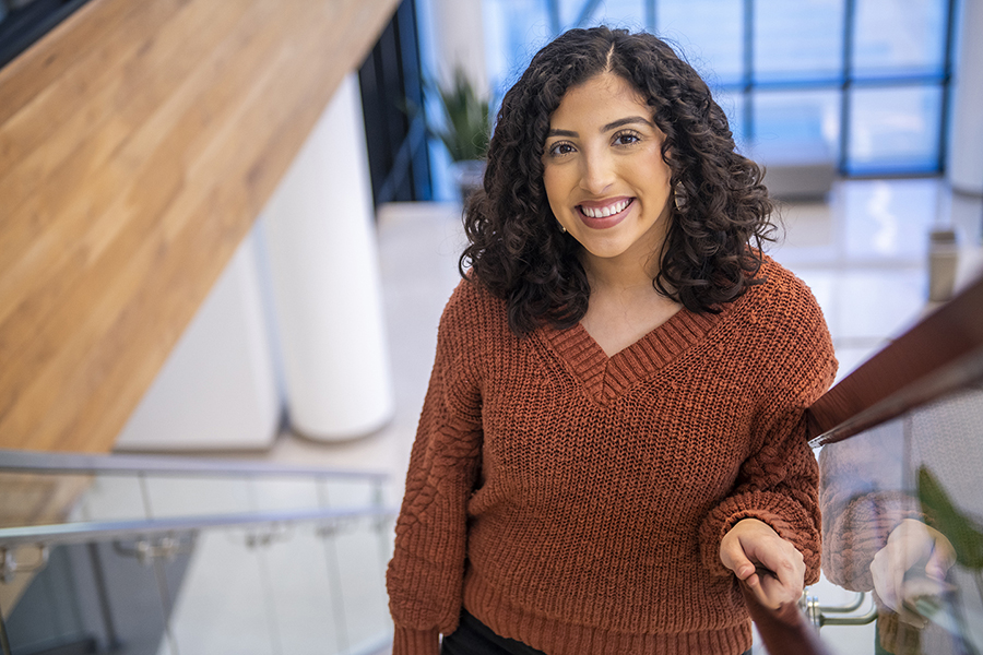 Stephanie Reyes 斯蒂芬妮·雷耶斯