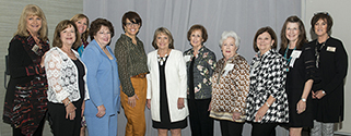 Best-selling author, philanthropist and breast cancer survivor Kelly Corrigan recently appeared at the Brazosport College Foundation’s first Women’s Lecture Luncheon Series of the year. Corrigan regularly speaks on a wide range of topics, including caregiving, literacy, serious illness and the need for purpose. She has written three books, including “The Middle Place,” a memoir about her experience fighting cancer while simultaneously caring for her father as he struggles through the final stages of the disease; “Lift,” a story that weaves together three true stories of adults willing to chance terrible loss in search of the joys of raising a family; and “Glitter and Glue,” which examines the bond between mothers and daughters. During the luncheon at Brazosport College, Corrigan humorously and poignantly shared her most personal stories while offering plenty of inspiration for the audience. The Women’s Lecture Luncheon Series is a series of events intended to help promote cultural 畅销书作家、慈善家、乳腺癌幸存者凯利·科里根(Kelly Corrigan)最近出席了Brazosport学院基金会(Brazosport College Foundation)今年的第一届女性午餐讲座系列。科里根regu