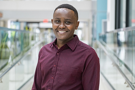 Gilbert Mwihaki-Cooke 吉尔伯特Mwihaki-Cooke