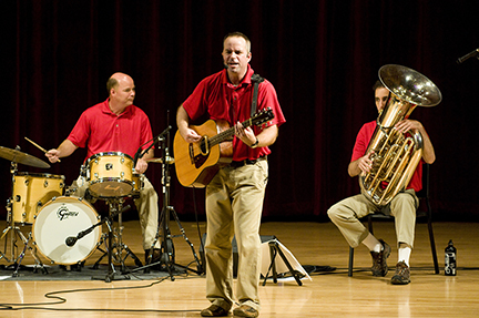 web-1-Toms_Fun_Band_0355.jpg web-1-Toms_Fun_Band_0355.jpg