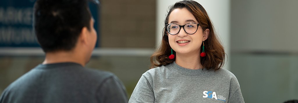 GBCS011_Header.jpg 学生馆的学生