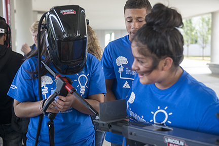 Junior Achievement & Brazosport College hold second-annual JA Inspire event 2 Junior Achievement & Brazosport College举办第二届JA Inspire活动