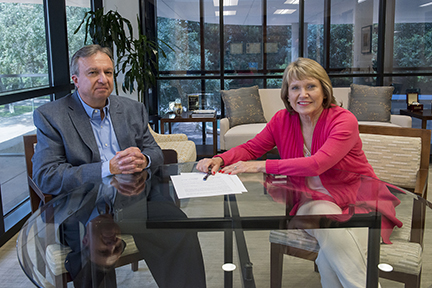 Brazosport College, BSO sign facility use contract BrazoSport学院,BSO标志设施使用合同